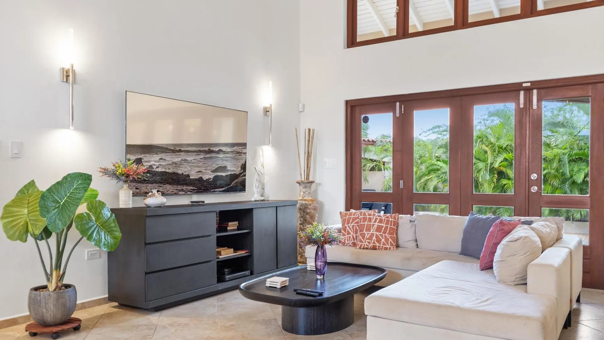 Esmeralda 125 Palm Beach